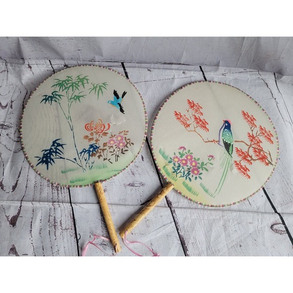 Lot 2 Vintage Hand Painted EXOTIC BIRD Silk Asian Bamboo Handled Fans Art READ - Picture 1 of 9